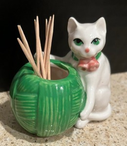 lot 268 image: Vintage Cat Toothpick by Schmid