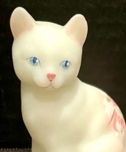 lot 311 image: Hand Painted and Signed Satin Glass Cat Fenton Figurine