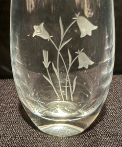 lot 317 image: Sensational Vintage Etched and Signed Crystal Vase