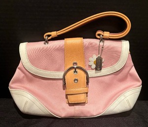 lot 319 image: Coach Daisy Hampton Handbag  Purse