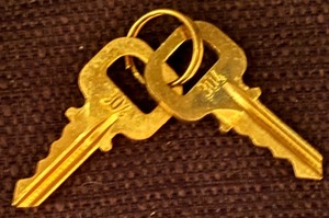 lot 352 image: Five Louis Vuitton Keys