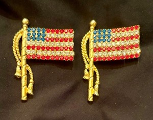 lot 357 image: Trio of American Flag Brooches  Pins