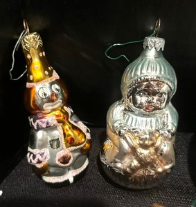 lot 362 image: Variety of Christmas Ornaments