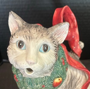 lot 399 image: Fitz & Floyd Holiday Cat Pitcher