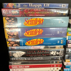 lot 400 image: Grand DVD Grouping