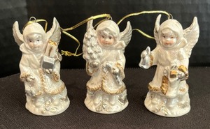 lot 407 image: 18 Adorable Angel Ornaments  Figurines