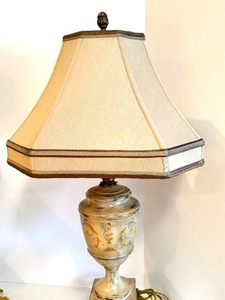 lot 19A image: Pair of Elegant Table Lamps