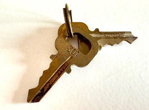 lot 299 image: Set of Vintage Louis Vuitton No. 301 Padlock Keys