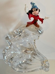 lot 292 image: Disney Crystal Wave Sorcerers Apprentice Figurine
