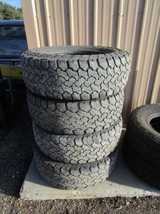 lot 4 image: (4) 26575 R16 Pickup Tires