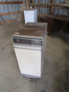 lot 31 image: Trash Compactor 15x24x34