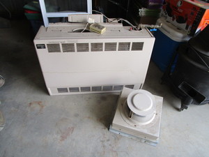 lot 33 image: Gas Heater