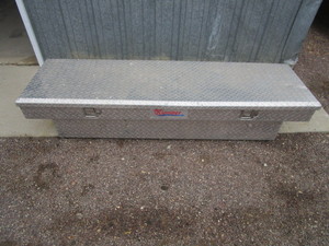 lot 43 image: Alum Pickup Toolbox