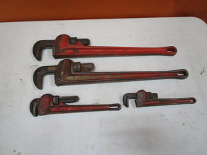 lot 27 image: Pipe Wrenches