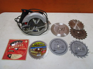 lot 55 image: Circular Saw & Blades