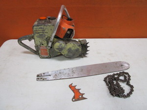 lot 85 image: Vintage David Bradley Chainsaw