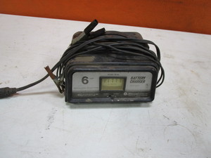 lot 89 image: Battery Charger