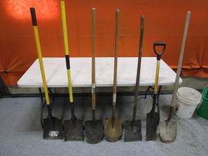 lot 105 image: Shovels