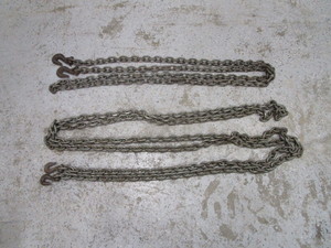 lot 109 image: Log Chains
