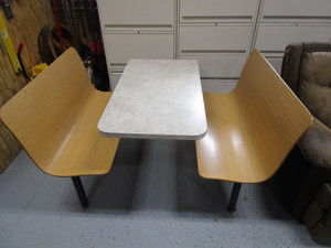 lot 132 image: Restaurant Booth