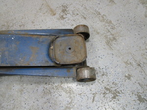 lot 20-C image: Floor Jack