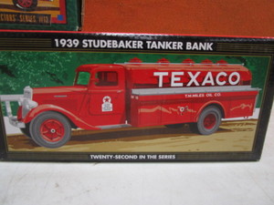 lot 162 image: (3) Texaco Diecasts