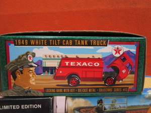 lot 164 image: (3) Texaco Diecasts