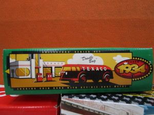 lot 165 image: (3) Texaco Diecasts
