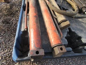 lot 138 image: Misc. Hydraulic Cylinders
