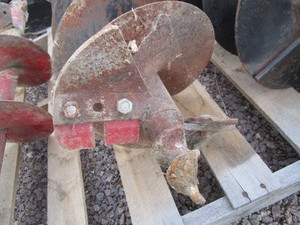 lot 146 image: 12 Post Hole Auger