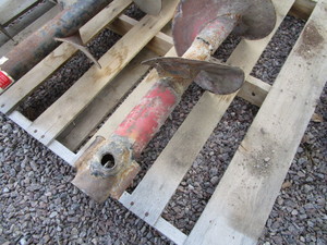 lot 147 image: 10 Post Hole Auger