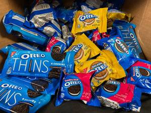 lot 12 image: Oreo Assorted Variety Pack - 50-Pack Best by 10252023