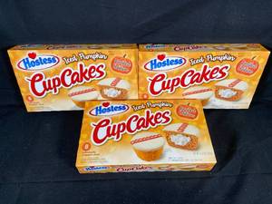 lot 55 image: Hostess Cupcakes Iced Pumpkin Limited Edition 11.5oz - 3-Pack Best by 11072023