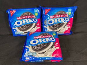 lot 78 image: Oreo Double Stuf 14oz - 3-Pack Best by 01092024