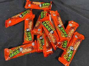lot 137 image: Reeses Take 5 - 12-Pack Best by OCT 2023