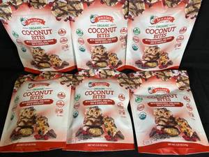 lot 29 image: Organic Coconut Bites Cranberries, Chia Seeds, Goji & Chocolate - 6-Pack Best by 12062023