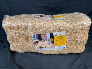 lot 34 image: Harvest 20-Inch Straw Hay Bale