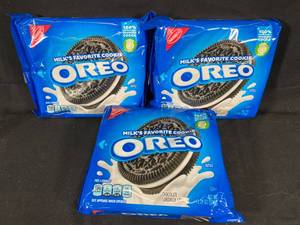 lot 77 image: Oreo Original Cookies 13oz - 3-Pack Best by 01312024