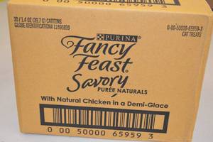 lot 371 image: Case of Purina Fancy Feast Savory Puree Naturals Cat Treats