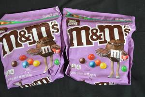 lot 50 image: 2ct M&ampMs Fudge Brownie Party Pack Best By122023 