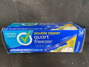 Double Zipper Quart Freezer Bags - 38-Pack