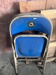 2 Folding Chairs