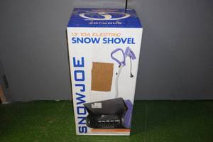 lot 13 image: Snow Joe 13 10A Electric Snow Shovel