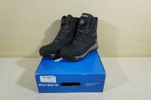 lot 24 image: Korkers Snowmageddon Mens Winter Boots -Size 9