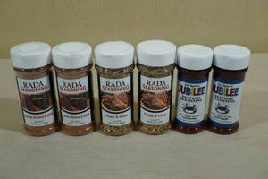 lot 33 image: 6 Assorted Seasonings -Rada BBQ, Steask & Chop, Bad Byrons Seafood