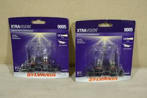 lot 108 image: 2 Sets Sylvania Xtravision Halogen Lamps 9005