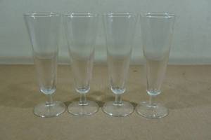 lot 155 image: 4 Champange Flutes