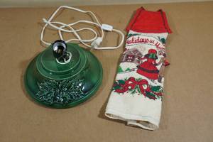lot 165 image: Vintage Ceramic Christmas Tree Base Lamp with Kitchen Towel