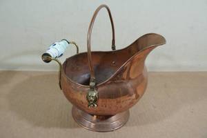 lot 177 image: Vintage Copper and Brass Coal Kindling Scuttle
