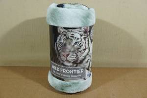 lot 182 image: Wild Frontier Plush Throw Blanket